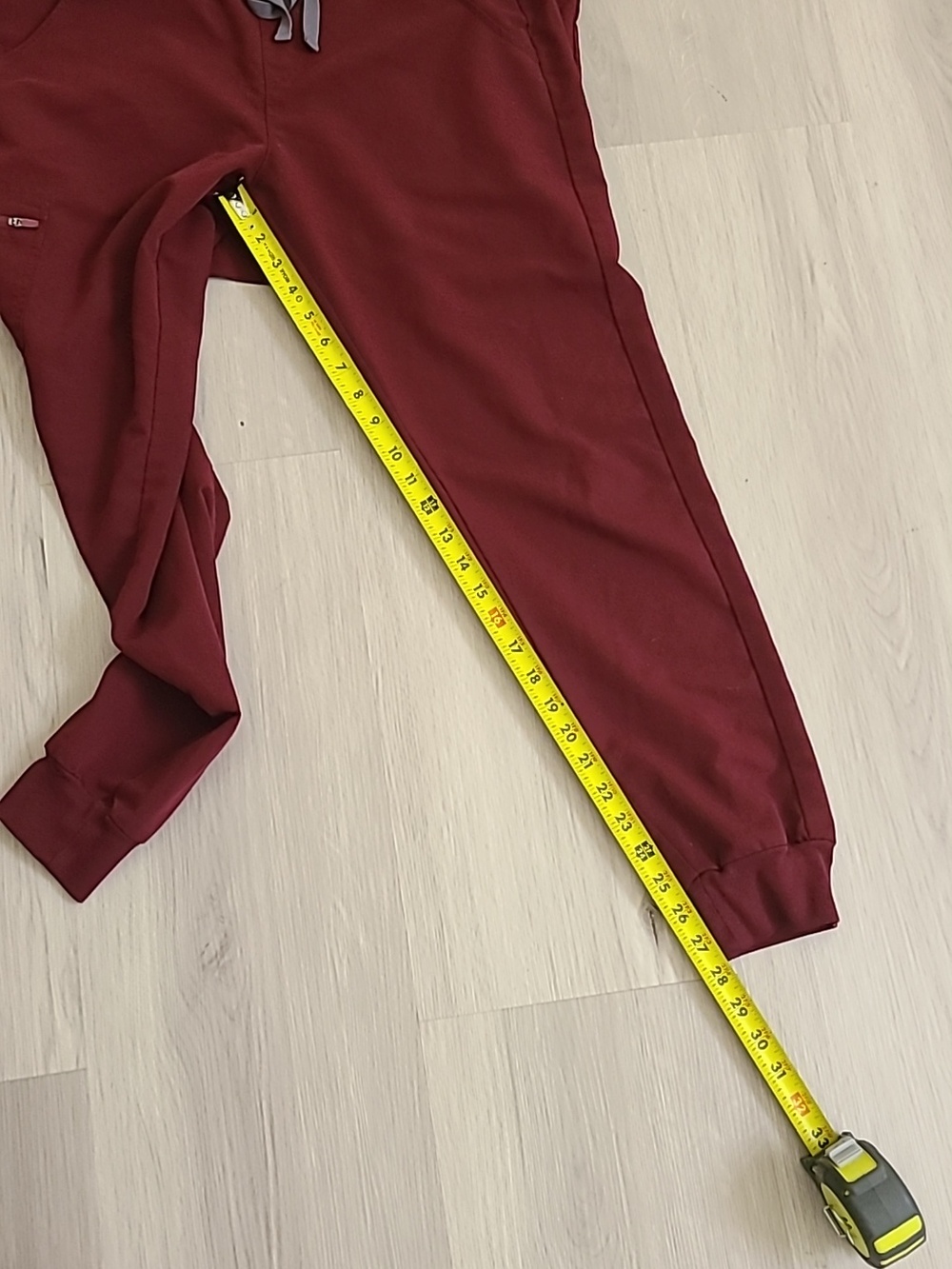 Figs Technical Burgundy Zamora Jogger Catarina Top Medium Womens Nurse - Picture 8 of 9